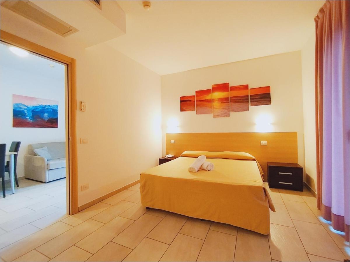 Residence Hotel Rubino Fogliano Marina Exterior photo